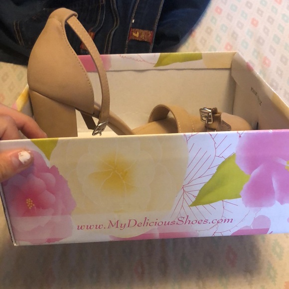 Nude heels - Picture 4 of 4